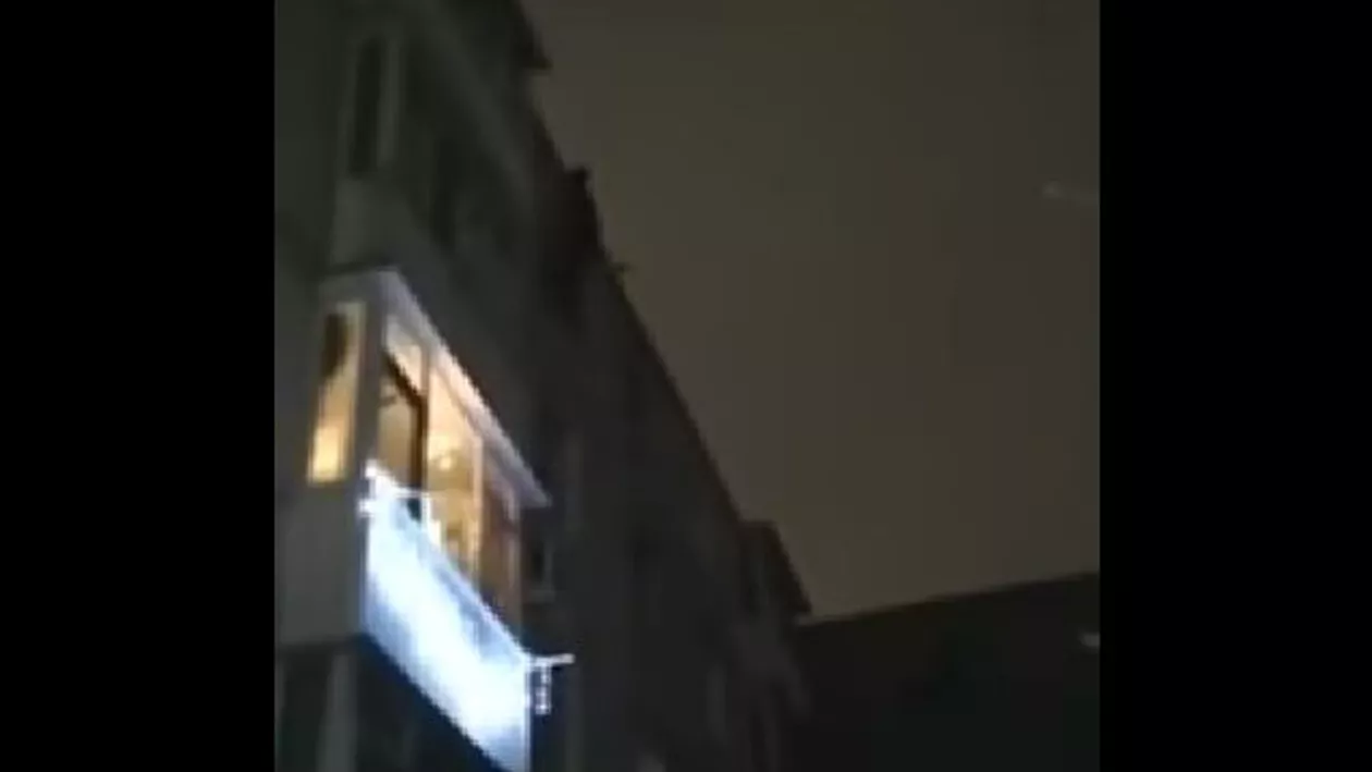 Operațiune CA ÎN FILME: Doi hoți ”alpiniști” au fost prinși de Poliție în timp ce... (VIDEO)