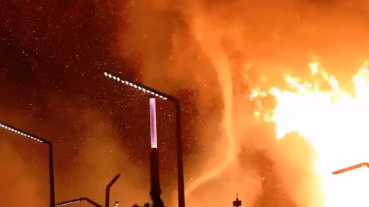 Incendiu DEVASTATOR pe autostradă! Autoritățile, ÎN ALERTĂ