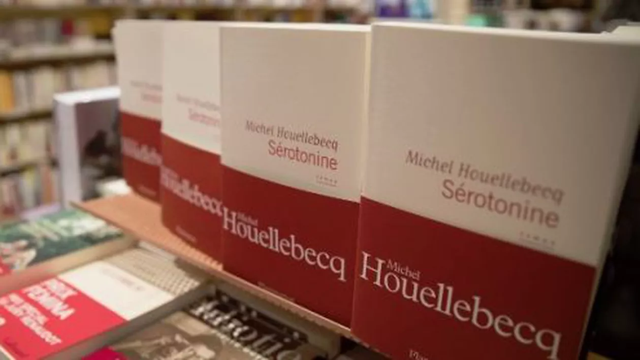 Michel Houellebecq a lansat ultimul său volum: Protestele vestelor galbene, anticipate în cartea controversatului scriitor francez