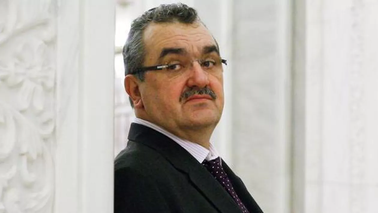 Fostul ministru Miron Mitrea, declarații de dragoste pe Facebook: 'Am pus o poză cu iubita mea pentru că e, evident, mult mai frumoasă...'' (FOTO)