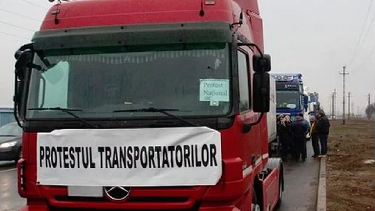 Transportatorii români PROTESTEAZĂ în fața Parlamentului European: 'Vor să ne bage în faliment!'