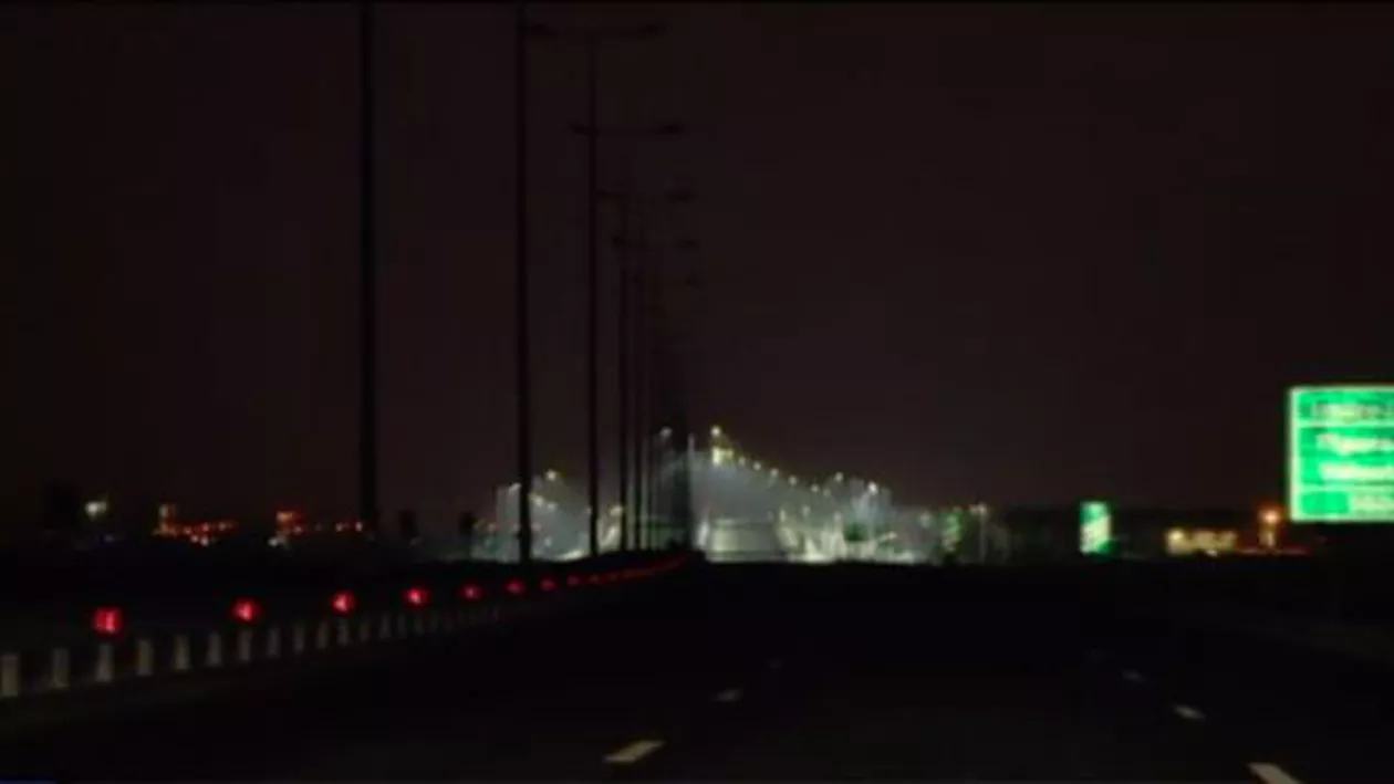 Autostrada Urbană, în beznă la nicio lună de la inaugurare. Hoții au furat 4 kilometri de cabluri