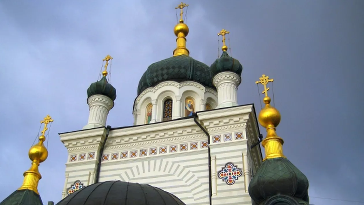 HALUCINANT: Un INFRACTOR din România s-a făcut POPĂ în SUA. Primea 3.000 de dolari lunar de la Biserică şi tot era nemulţumit! Bărbatul e de negăsit (FOTO)