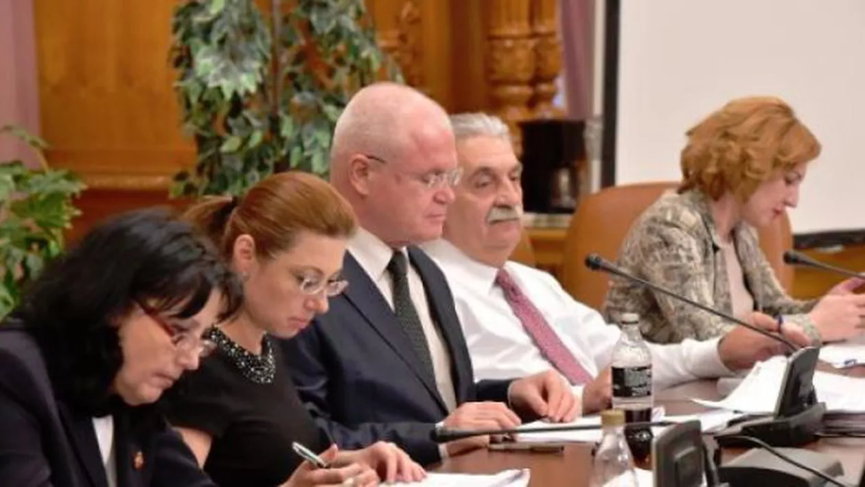 CCR a declarat neconstituțională, din nou, legea care permite executarea pedepselor cu închisoare la domiciliu