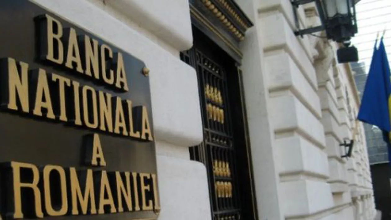 BNR intervine pe piață pentru a susține leul / Economist: Nu mai e de glumă, e îngrijorător. Unele declarații împing economia către risc