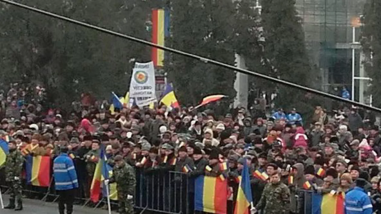Liderii PSD au fost huiduiţi la Iaşi de mulţimea prezentă la ceremonii de Ziua Unirii Principatelor (FOTO)
