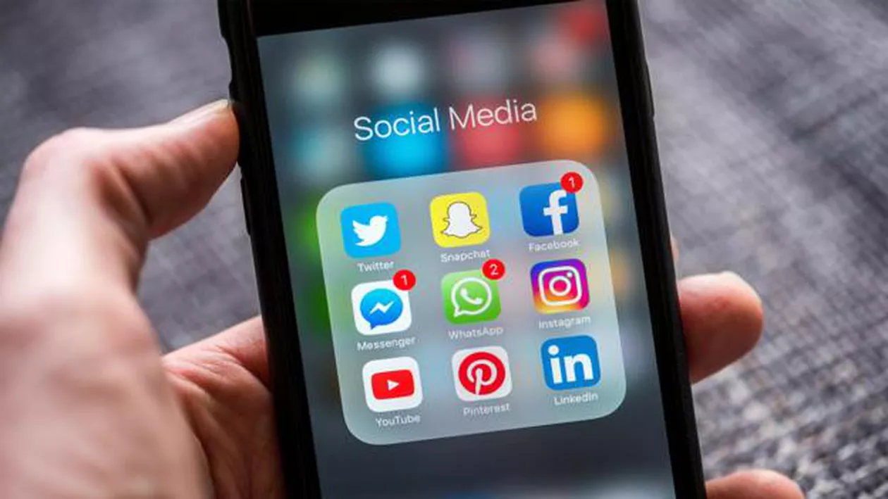 Noi probleme pentru Facebook: Compania plătește tineri să-și instaleze instrumente cu care să-i spioneze