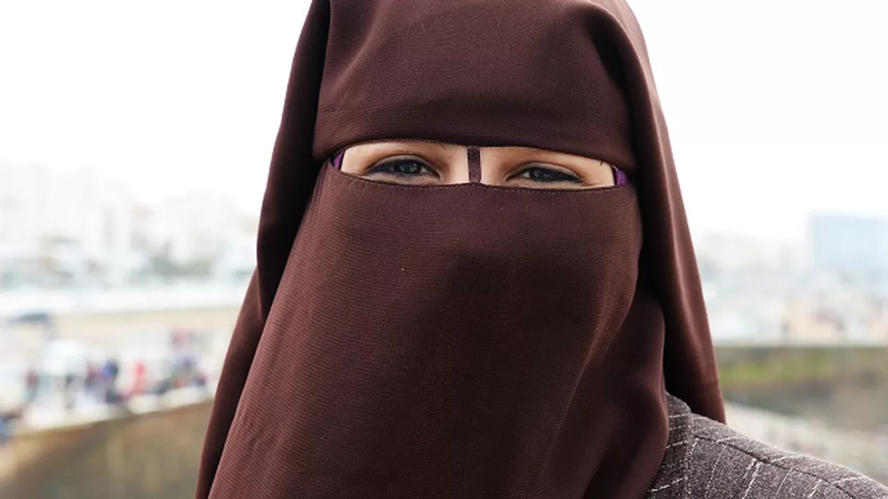 Ce a povestit jurnaliștilor o femeie care A FUGIT din Arabia Saudită. 'Ştiam că aveam la dispoziţie doar câteva minute'