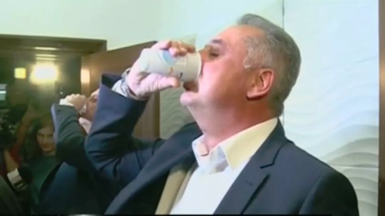 Un director Apa Nova BEA APĂ DE LA ROBINET, ca să demonstreze că e bună (VIDEO)