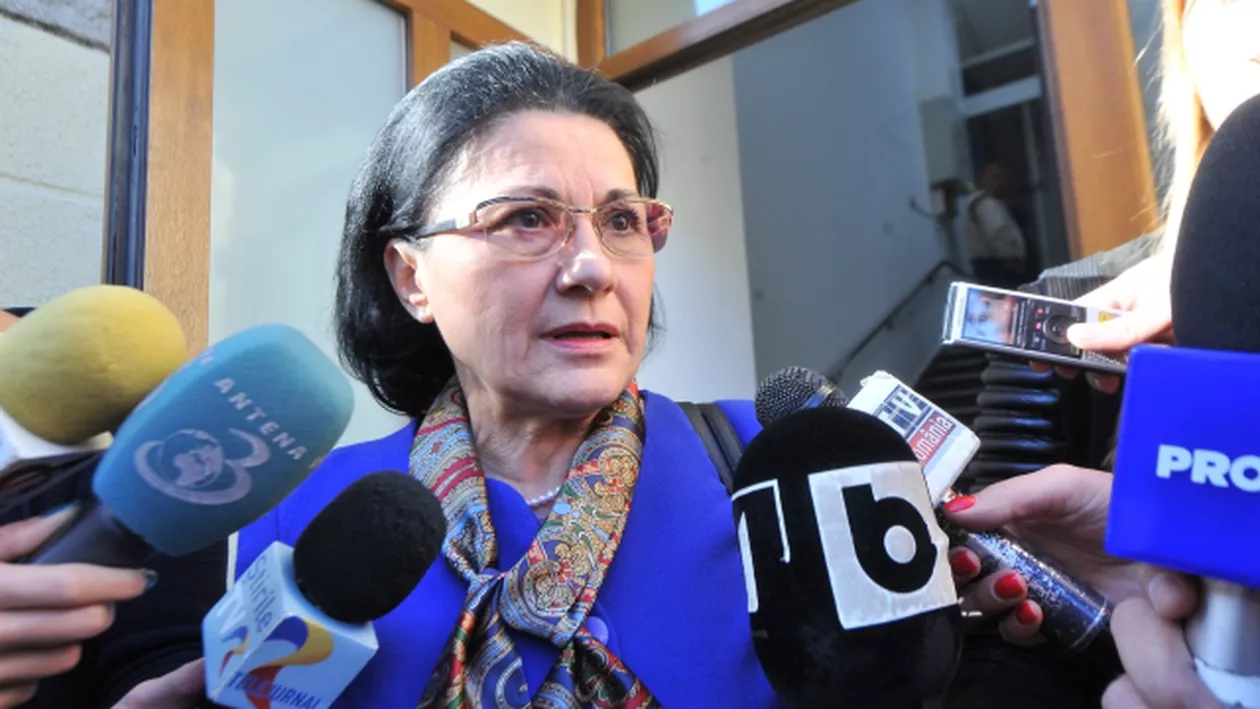 Ministrul Andronescu promite TABLETE pentru toți elevii: 'Este vorba de 400 de milioane de euro'