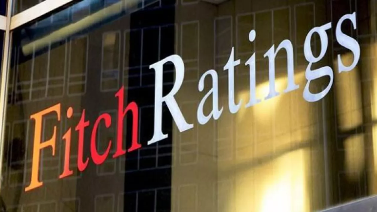 Fitch Ratings AVERTIZEAZĂ Guvernul de la București: Proiectul de buget, bazat pe presupuneri optimiste și nu înlătură incertitudinile fiscale. LEGEA LĂCOMIEI complică
