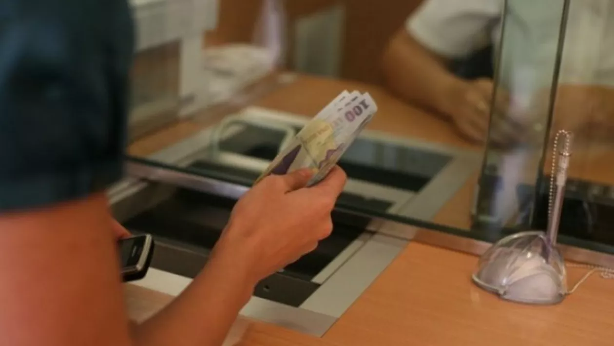 METODA prin care 14 prahoveni AU ÎNȘELAT banca. Lovitură de aproape 250.000 lei