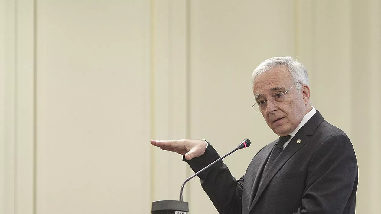 Isărescu, nou atac la Vâlcov: Personajul a împânzit televiziunile, că mi-a arătat o hartă că toată România era numai autostrăzi. Și noi ne chinuim să facem Comarnic – Brașov...