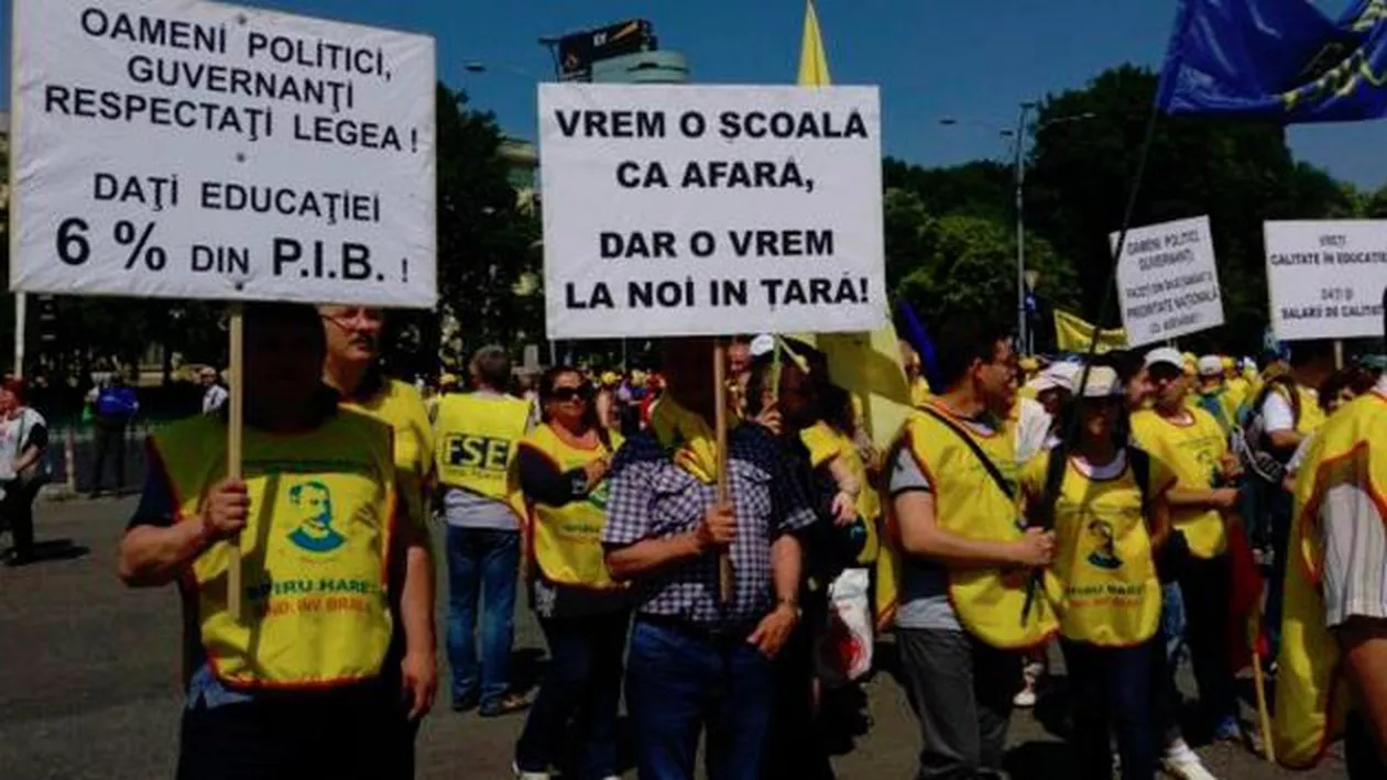 Nemulțumiți de problemele din sistemul educațional, zeci de profesori au protestat în Teleorman