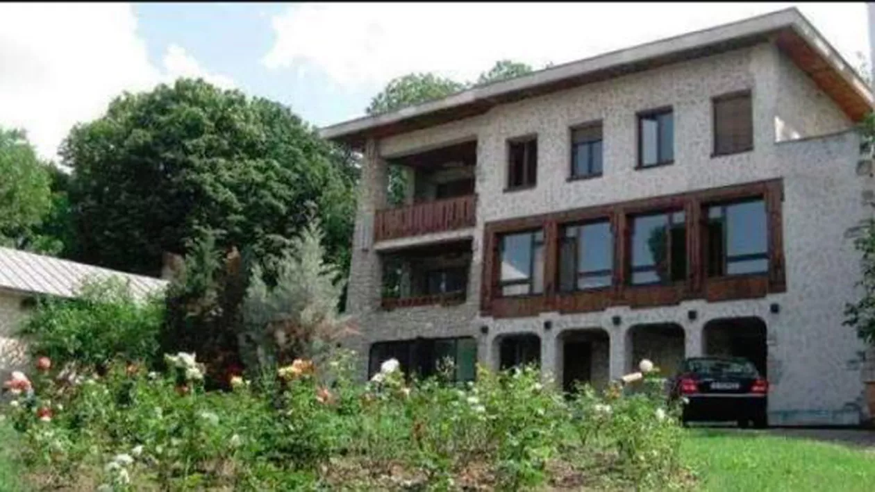 Final de epocă: Casa lui Ceauşescu din Iaşi va fi demolată pentru a face loc unor blocuri