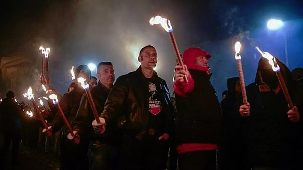 Manifestaţie a extremei dreapta pe străzile din Sofia: Peste 2.000 de persoane cu torțe în mână au mărșăluit pentru a onora un general pro-nazist din Bulgaria