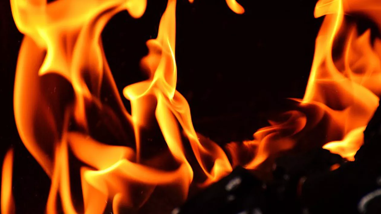 A vrut să își dea FOC! Ce l-a împins pe un bărbat din Giurgiu să recurgă la gestul EXTREM