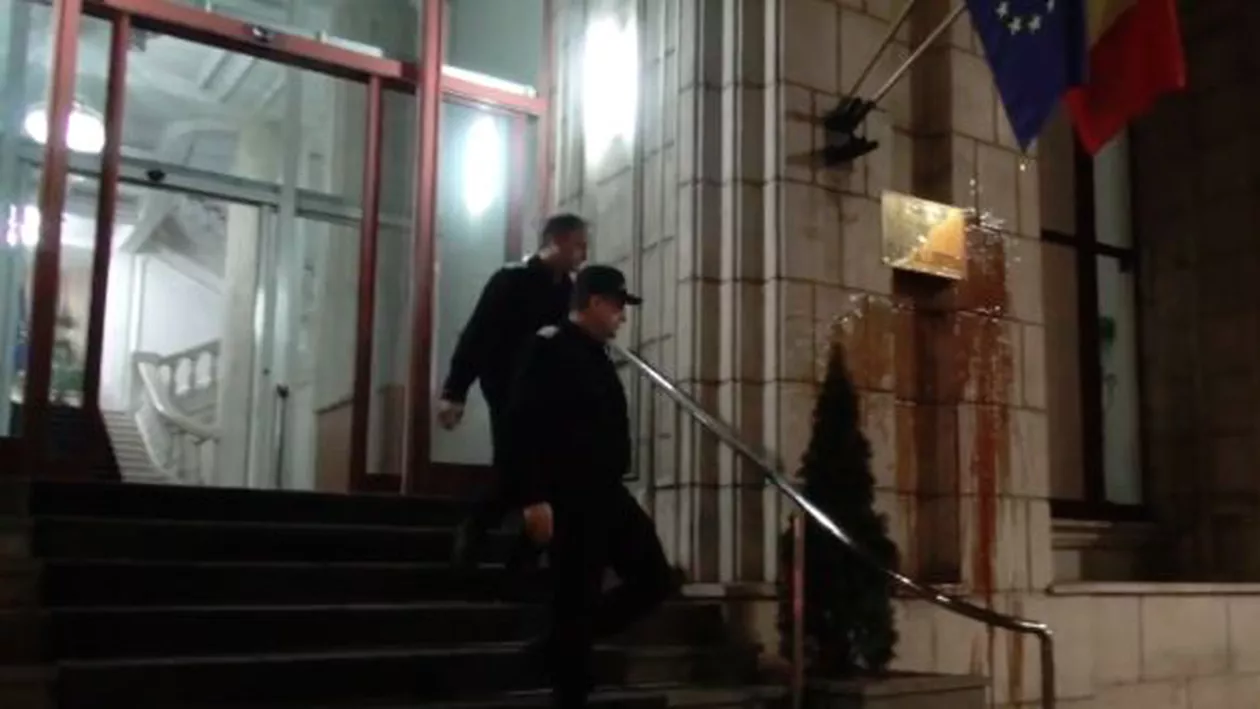 Jandarmeria a AMENDAT șapte persoane în urma protestului de la Ministerul Justiției