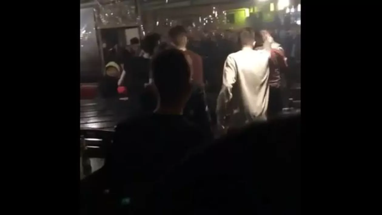 TEROARE! S-au bătut ca în VESTUL SĂLBATIC într-un cunoscut BAR din oraș (VIDEO)