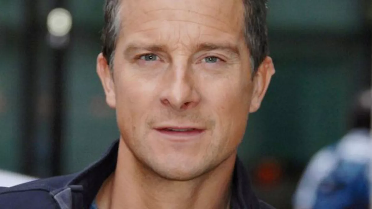 Celebrul Bear Grylls, căutat de autoritățile bulgare după ce a mâncat o broască protejată de lege