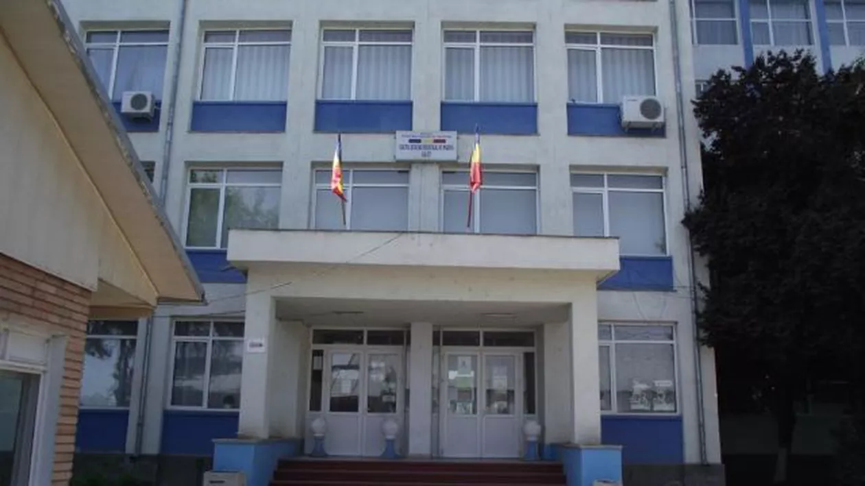 INVESTIȚIE CONTROVERSATĂ la Galați: Un liceu a fost dotat cu 33 de centrale termice. Doar trei dintre ele sunt în funcțiune (VIDEO)
