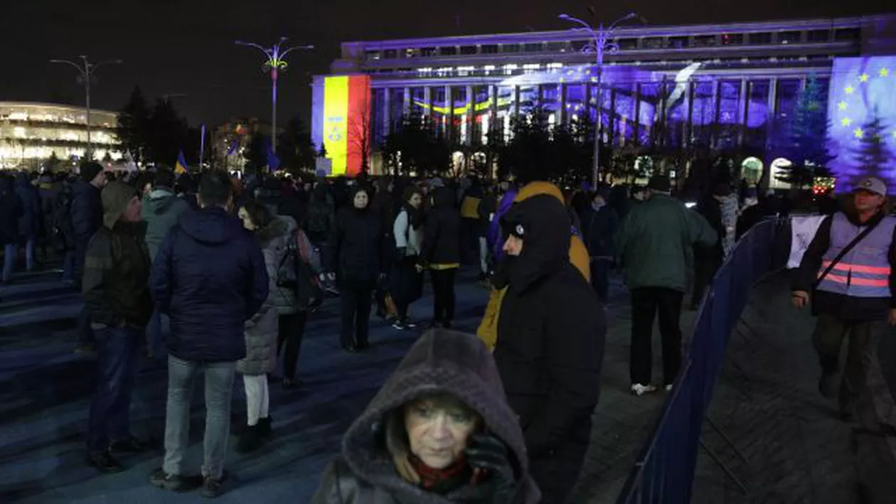 NOU protest în Piața Victoriei pentru susţinerea independenţei justiţiei: Manifestanții, în marș spre Ministerul Justiției și Parlament (VIDEO)