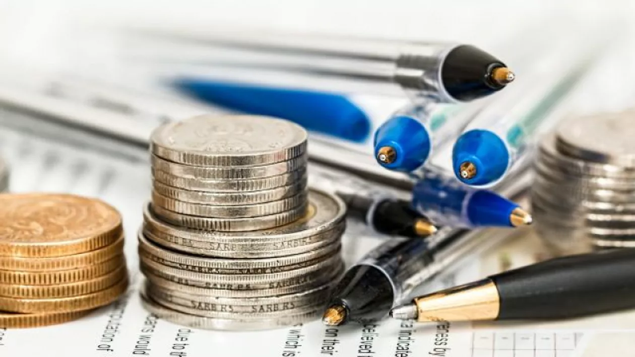 Scrisoarea trimisă de Teodorovici la Standard & Poor's îl contrazice pe Vâlcov: RATINGUL DE ȚARĂ SCADE DIN CAUZA OUG 114, NU A BUGETULUI NESEMNAT DE IOHANNIS