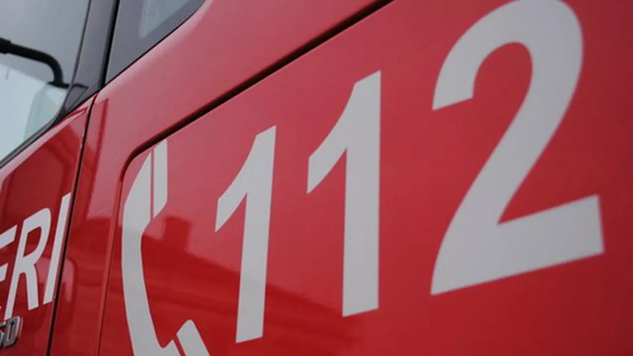 Explozie într-un bloc din Constanţa: O persoană a fost transportată la spital (VIDEO)