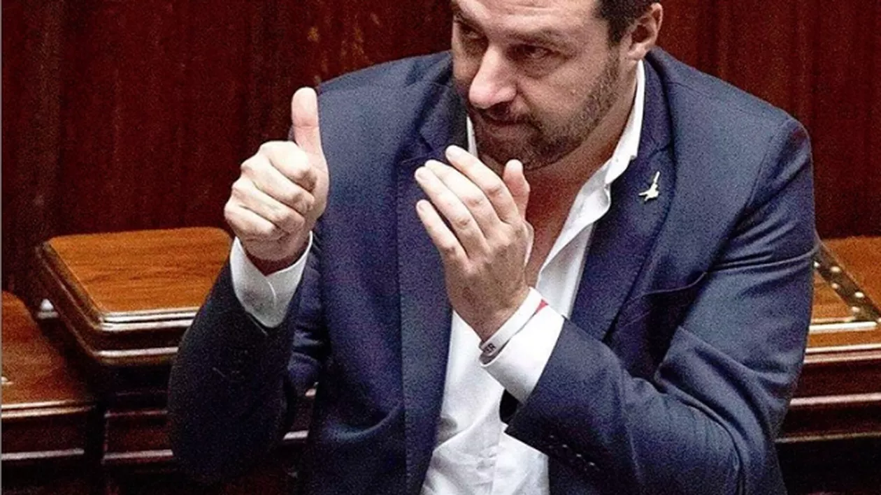 Circa 900 de migranți au fost EVACUAȚI din locuințele IMPROVIZATE în care trăiau, în Italia. Ce se întâmplă cu aceștia