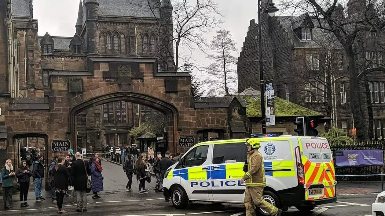 UPDATE: Londra, SUB TEROARE! Pachet suspect, și la Parlament... Două universități, EVACUATE. Mii de oameni în pericol (VIDEO)
