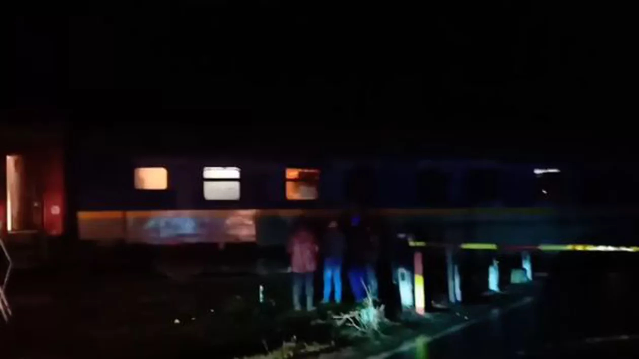 ALERTĂ! TREN DERAIAT în drum spre București. Este AL PATRULEA în ultima săptămână (VIDEO)