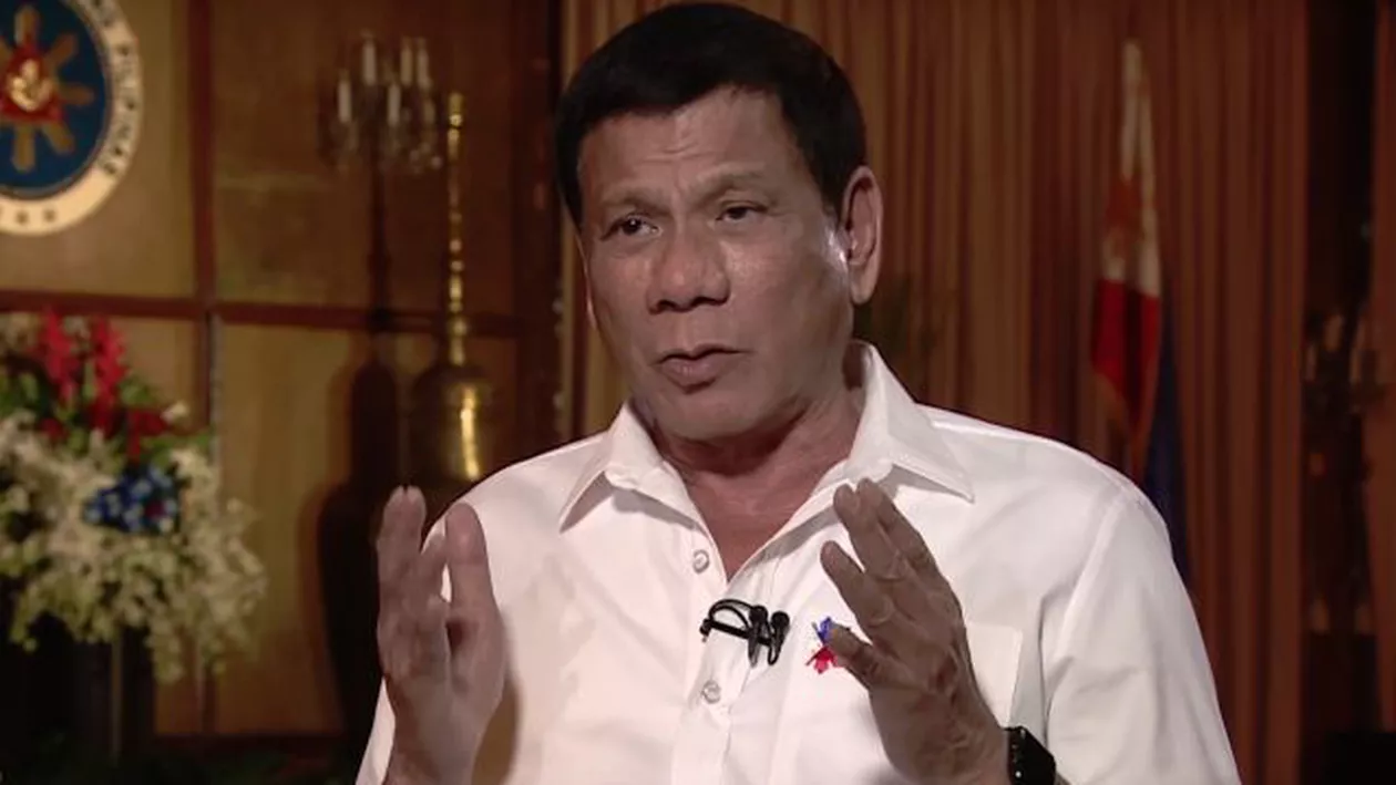 Președintele din Filipine numește femeile `curve` chiar la un eveniment despre egalitatea de șanse! Duterte: `Iubesc femeile, d-asta am două neveste`