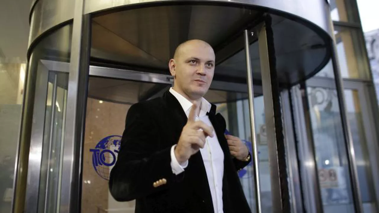 Sebastian Ghiță, noi amenințări la adresa protestatarilor: Când niște debedei aruncă cu ouă într-un ministru, Poliția trebuie să-i aresteze imediat. Dacă nu o face, cineva trebuie să-i pună la punct pe băieții ăștia (VIDEO)