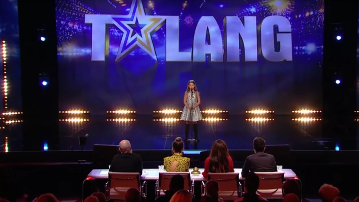 O româncă de 10 ani a făcut show în finala 'Suedezii au talent'! EA este micuţa care a emoţionat pe toată lumea cu interpretarea piesei pentru care Lady Gaga a primit Oscarul (VIDEO)