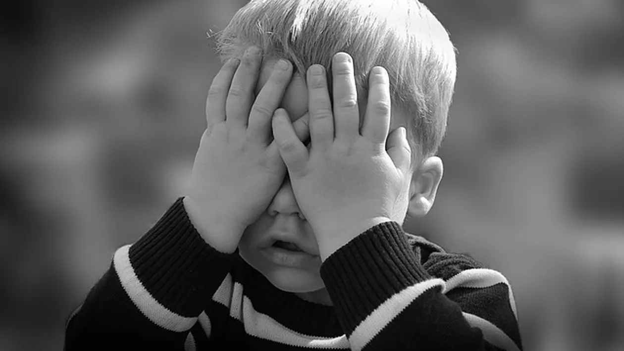 Caz ȘOCANT în Suceava. Un copil a ajuns în stare gravă la spital după ce a mâncat var