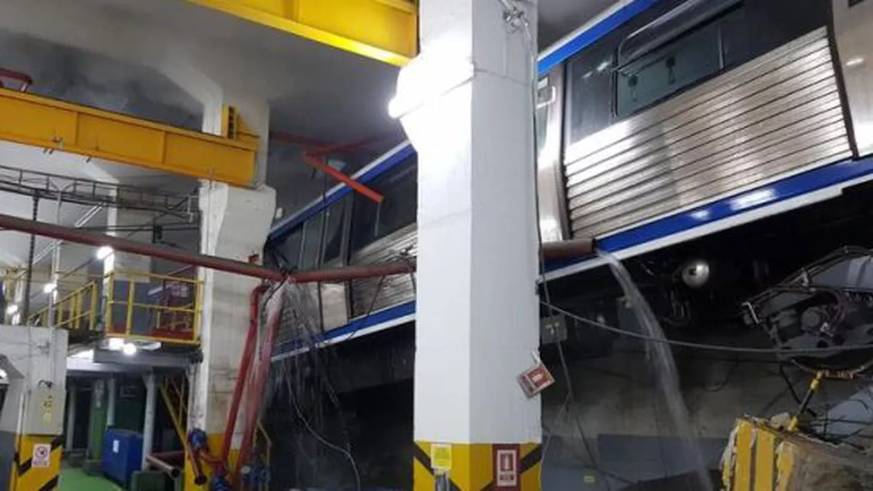 Explicațiile unor angajați Metrorex, după ce un tren sărit de pe șine în depoul Berceni: 'Probleme de software'