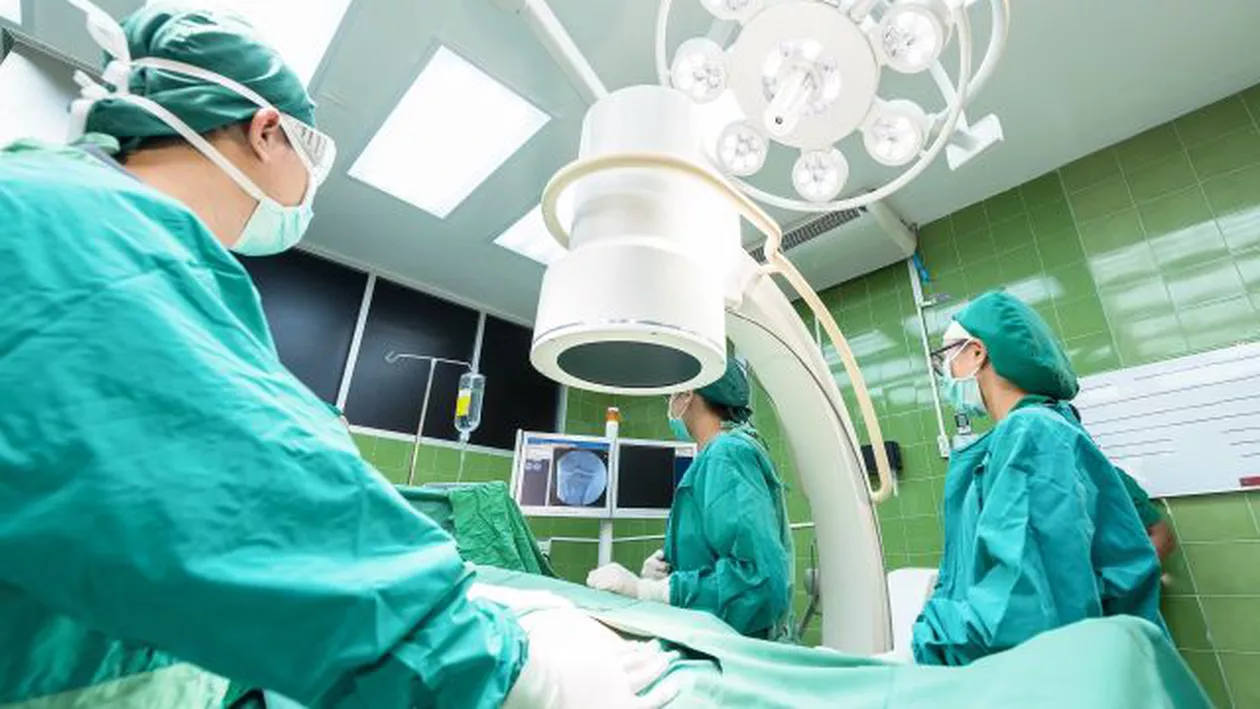 Încă un caz incredibil: Anestezist FALS, descoperit la o clinică privată din Bacău (VIDEO)