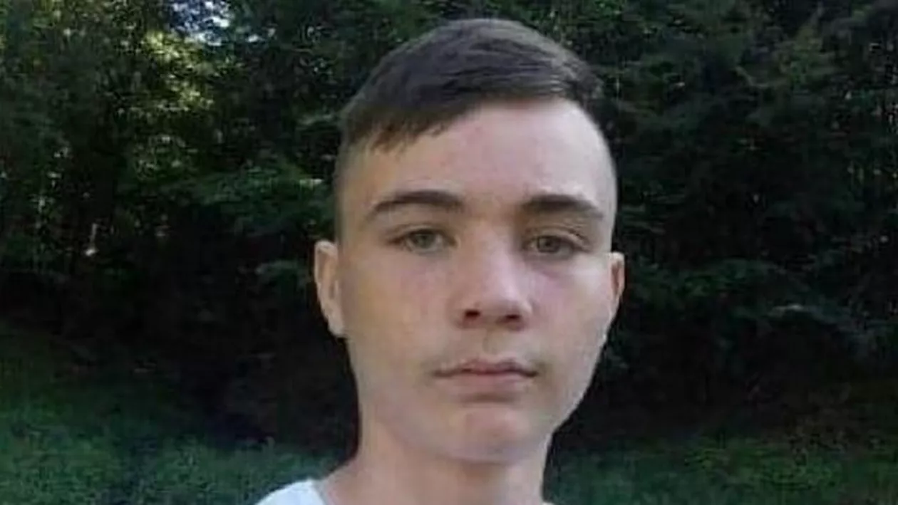 Gorj: Un elev a dispărut de acasă după ce s-a certat cu părinții din cauza unei note. Băiatul a fost dat în urmărire națională 