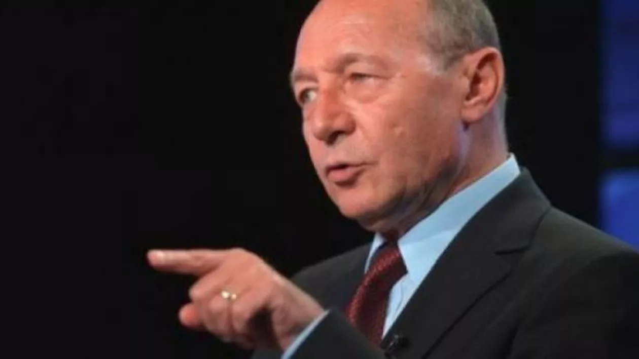 Băsescu, după ce Dragnea a anunțat că susține mutarea ambasadei: E reacția de slugă a unui om cu credibilitatea externă țăndări care, sacrificând interesele Românie, vrea să-și redobândească o brumă de uși deschise (VIDEO)