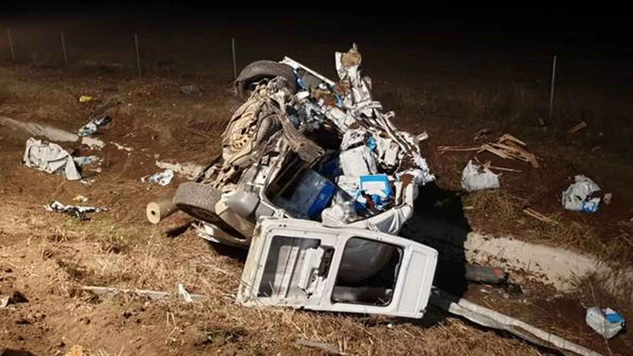 Șoferul unui microbuz a fost DECAPITAT de un TIR: Ce s-a întâmplat cu pasagerii...(VIDEO)