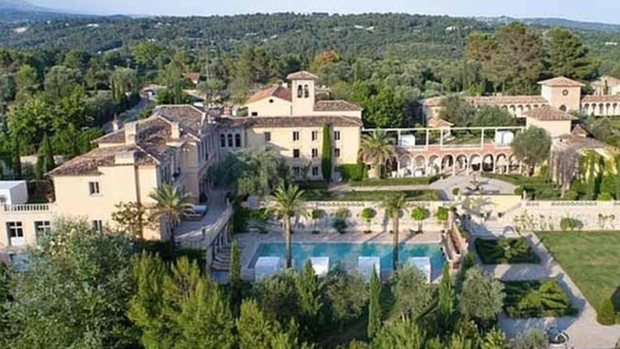 Palatul Diter, preferatul multimilionarilor pentru petreceri fastuoase, va fi DEMOLAT. Este construit ILEGAL, pe o arie protejată de lege