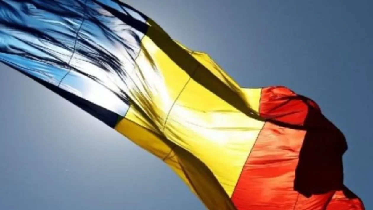 Moldovenii au sărbătorit 101 ani de la Unirea Basarabiei cu România! Un tricolor uriaș a fost desfășurat pe străzile Chișinăului (VIDEO)
