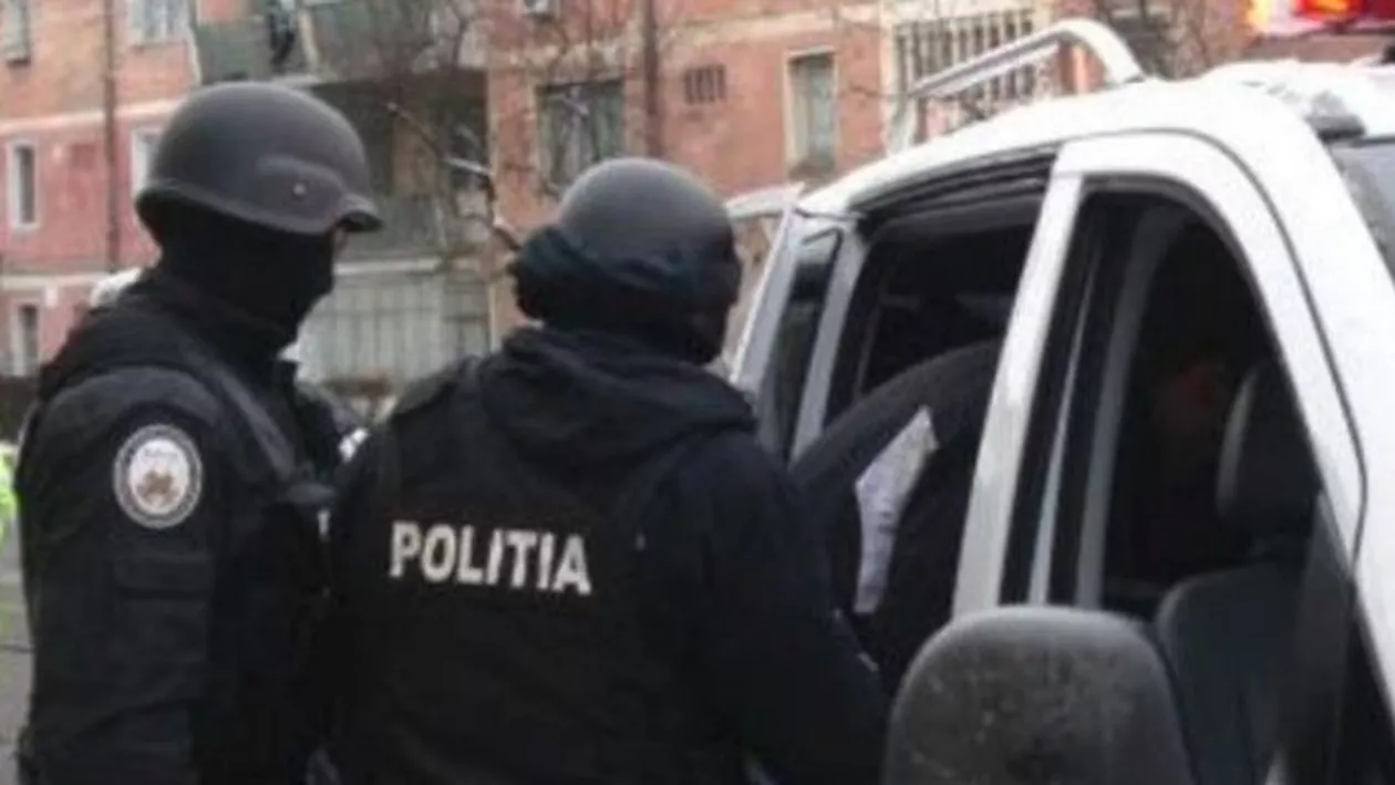 Şef din Poliţia Arad, reţinut pentru controbandă cu ţigări