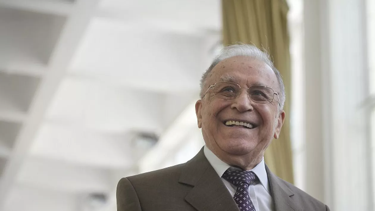 Ion Iliescu, dus de URGENȚĂ la SPITAL: Fostul președinte, OPERAT PE INIMĂ