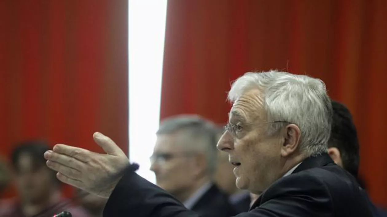 Isărescu: Dobânzile nu sunt scoase din pălărie. Trebuie acţionat asupra inflaţiei