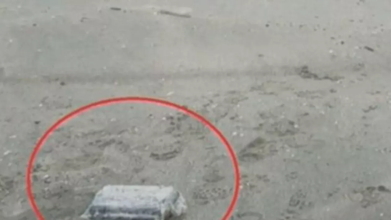 Pachete cu cocaină, găsite pe plajele din Năvodari și Vadu. Avertismentul Poliției: Vă pot pune viața în pericol! (VIDEO)