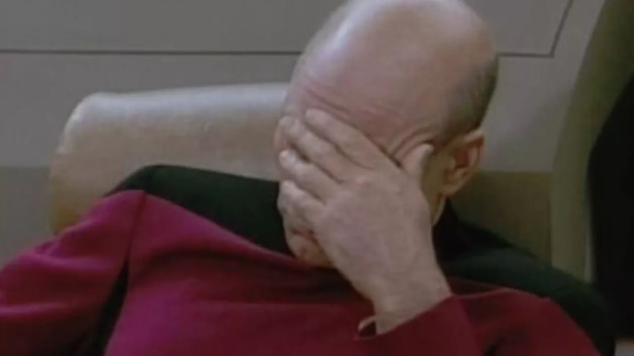 Un șofer beat a oprit un echipaj de poliție, ca să-l ajute să-și pornească mașina