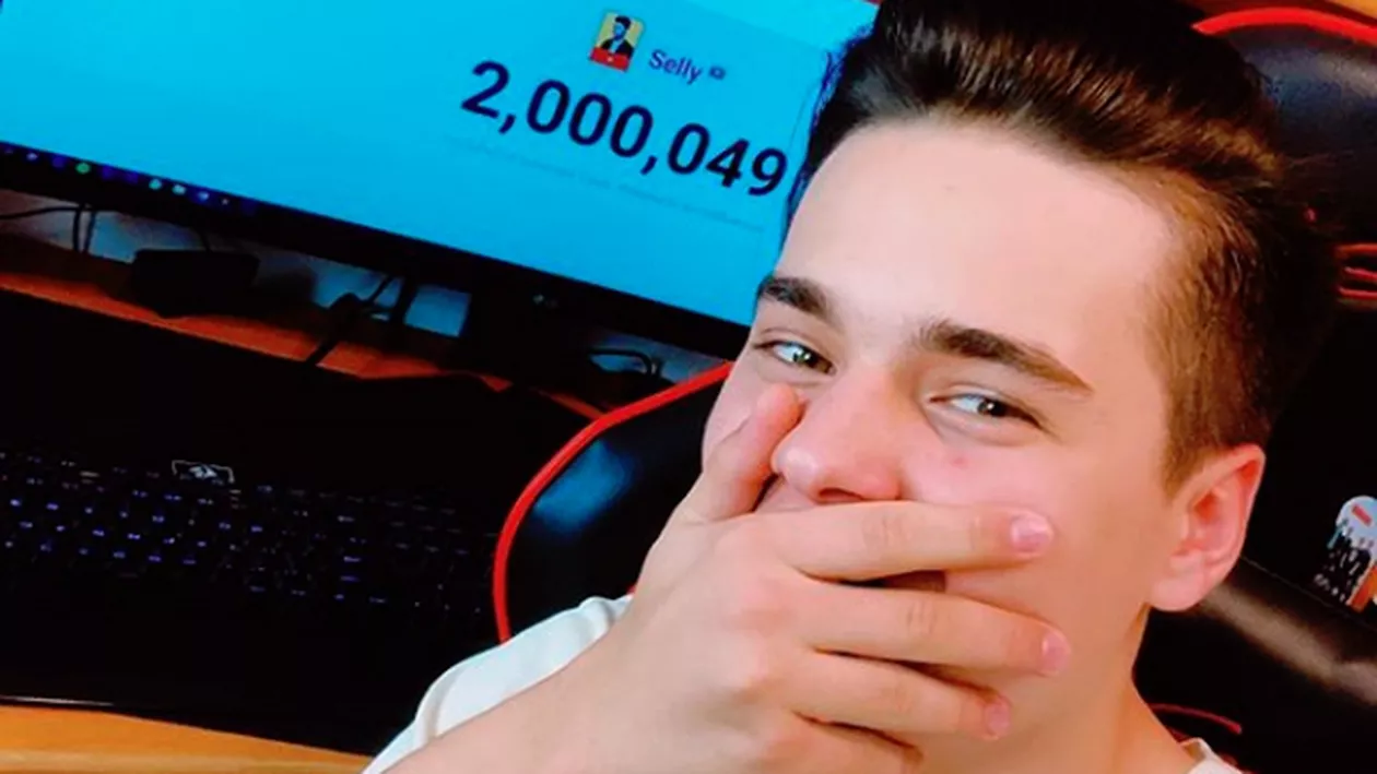 Cel mai urmărit vlogger din România, CRITICI DURE la adresa Ecaterinei Andronescu: A ajutat fabricile de diplome. Mie nu mi s-a explicat niciodată la școală despre corupţie!