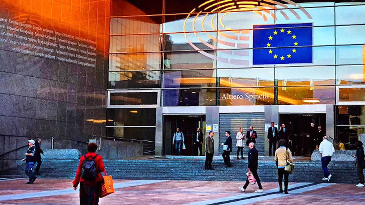 România pierde un mandat de europarlamentar din cauza amânării Brexitului