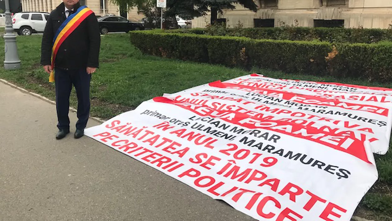 Primarul unui oraș din Maramureș, în greva foamei în fața Ministerului Sănătății: Nu avem spital și stație de ambulanță (VIDEO)